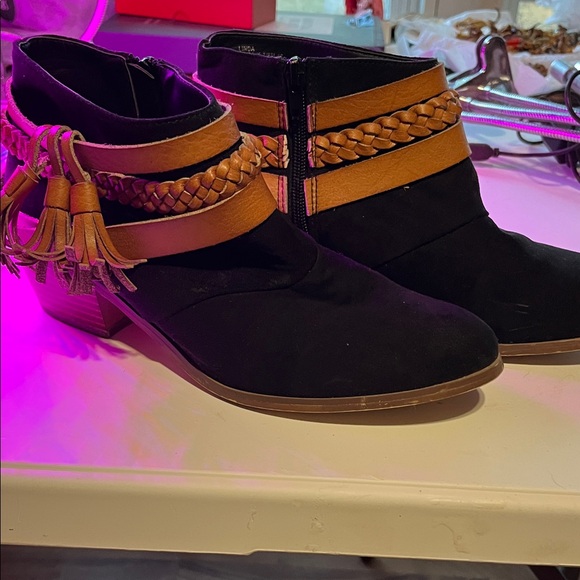 Just Fab Ankle Booties - Picture 2 of 7